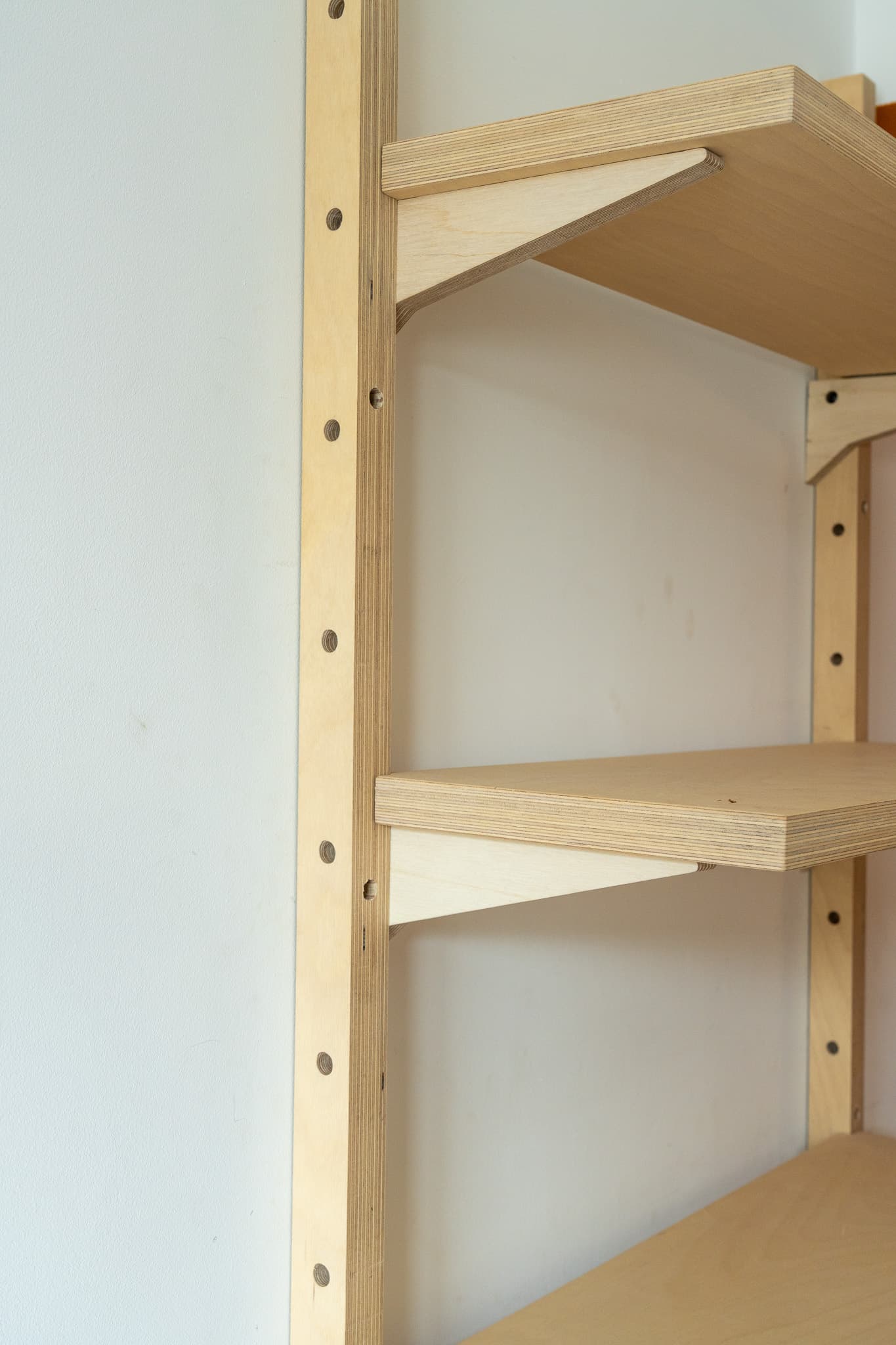 MESTRA birch plywood rail and shelf support detail